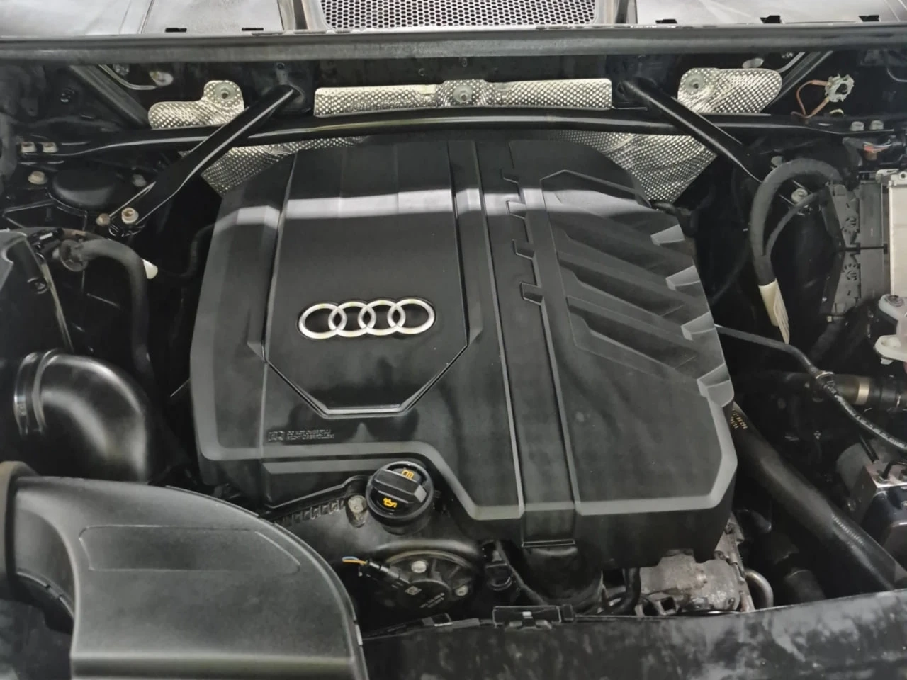 Audi Q5 * АВТО КРЕДИТ* ЦЕНА ДО БГ * СЕРВИЗНА ИСТОРИЯ *  - изображение 8