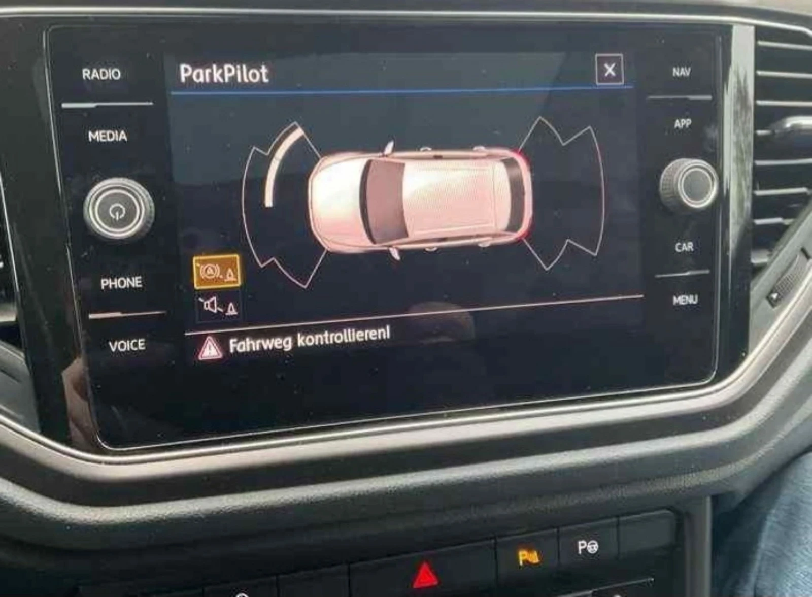 VW T-Roc 2.0 TDI 4MOTION.110 KW.NAVI.LED - изображение 8