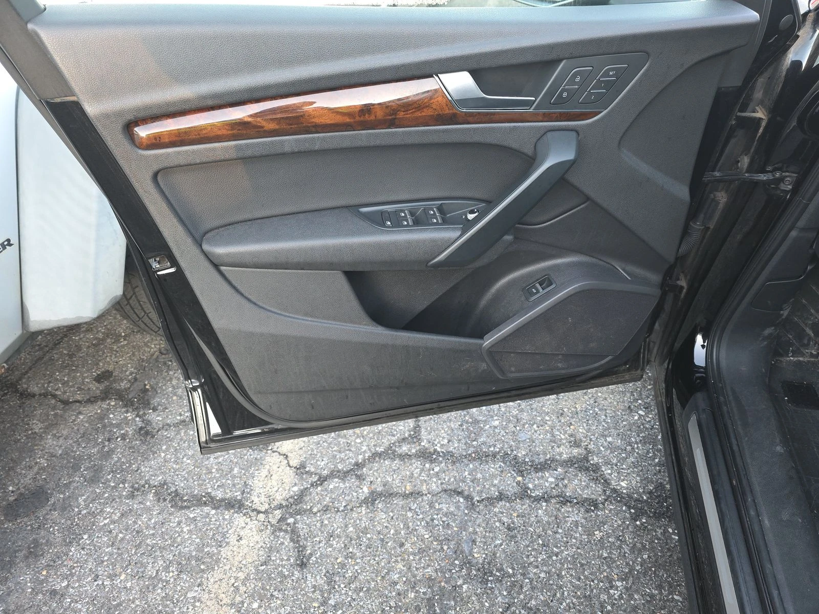 Audi Q5 2.0T* ДИГИТАЛНО* ТАБЛО* ПОДГРЕВ* МЪРТВА* ТОЧКА* КЕ - изображение 10