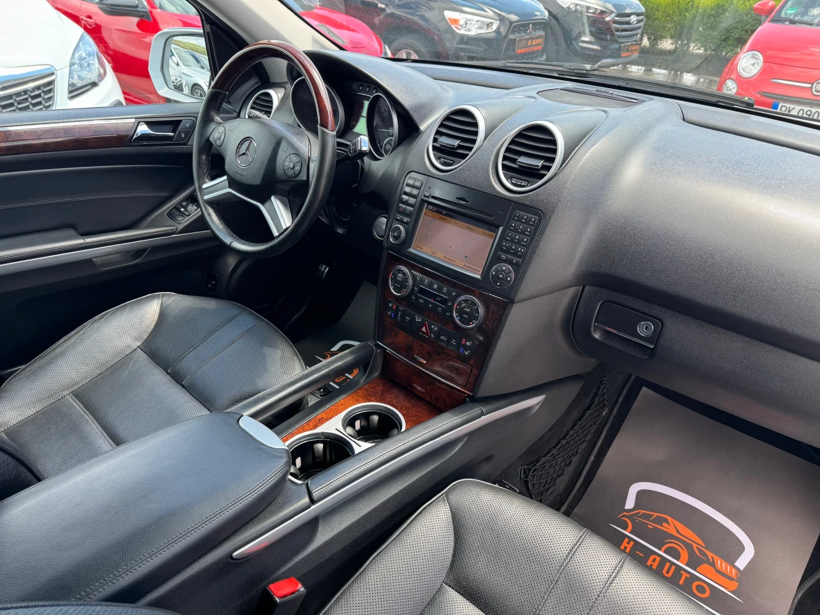 Mercedes-Benz ML 350 Keyless/Masage/Harman&Kardon, снимка 8 - Автомобили и джипове - 54388362
