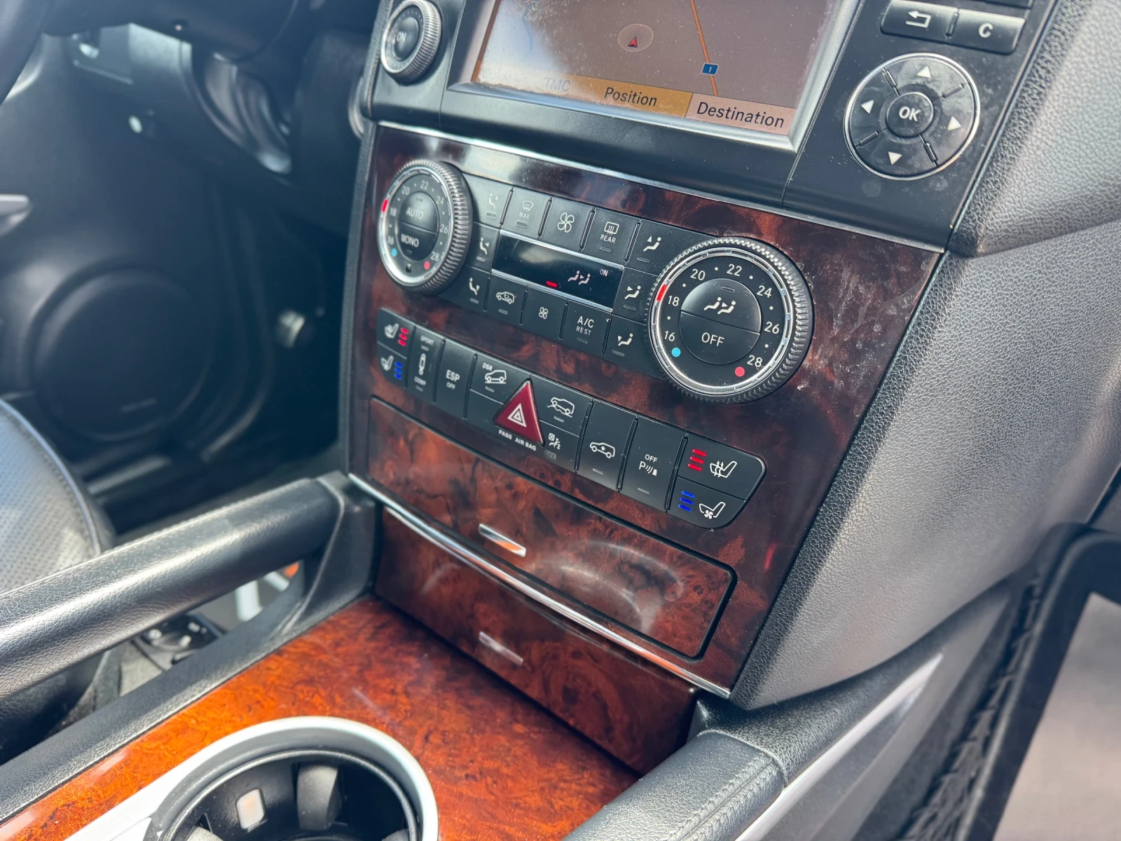 Mercedes-Benz ML 350 Keyless/Masage/Harman&Kardon, снимка 9 - Автомобили и джипове - 54388362