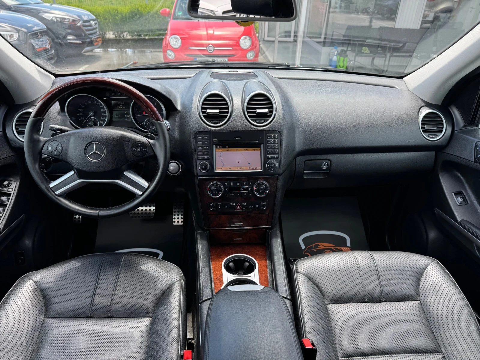Mercedes-Benz ML 350 Keyless/Masage/Harman&Kardon, снимка 7 - Автомобили и джипове - 54388362