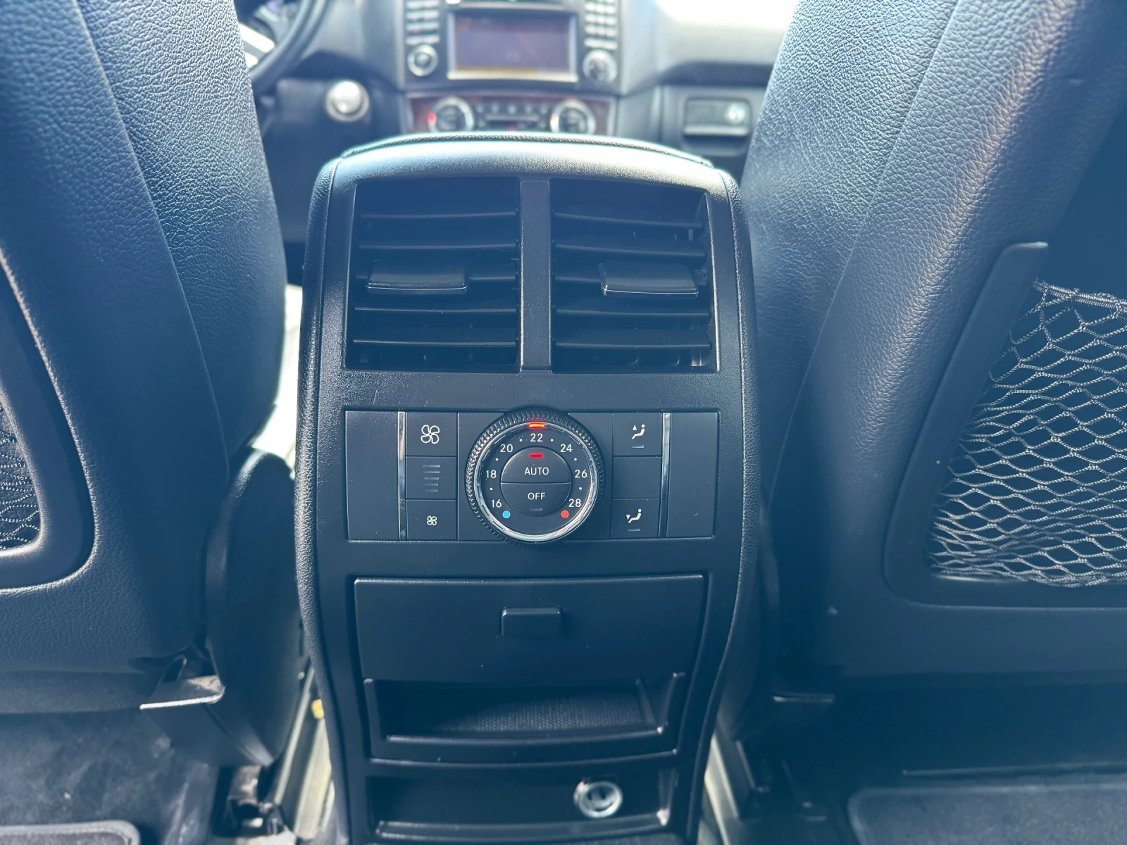 Mercedes-Benz ML 350 Keyless/Masage/Harman&Kardon, снимка 11 - Автомобили и джипове - 54388362