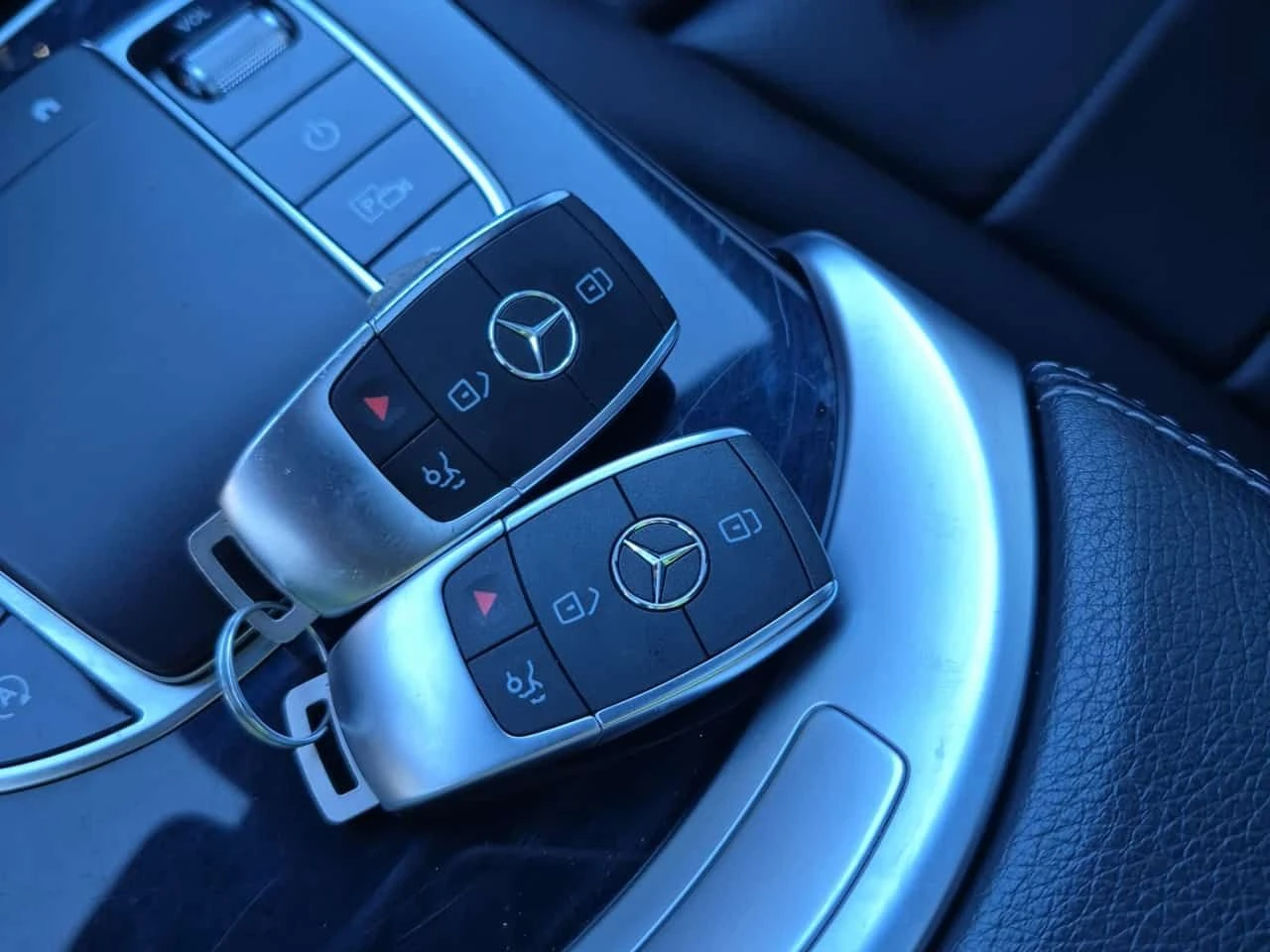 Mercedes-Benz GLC 300 COUPE / 360 / DISTRONIC / BURMESTER , снимка 8 - Автомобили и джипове - 54476577