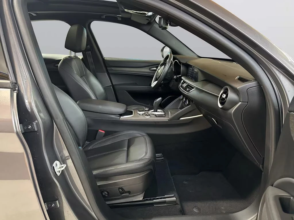 Alfa Romeo Stelvio TI/2.0TURBO/280HP/Q4/CAM/AT8/LED/CAM/NAVI/705z, снимка 11 - Автомобили и джипове - 55523056