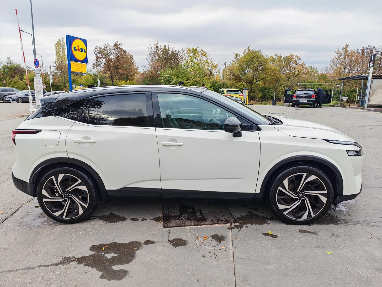 Nissan Qashqai MHEV, 4x4, Tekna + , снимка 8 - Автомобили и джипове - 56564207