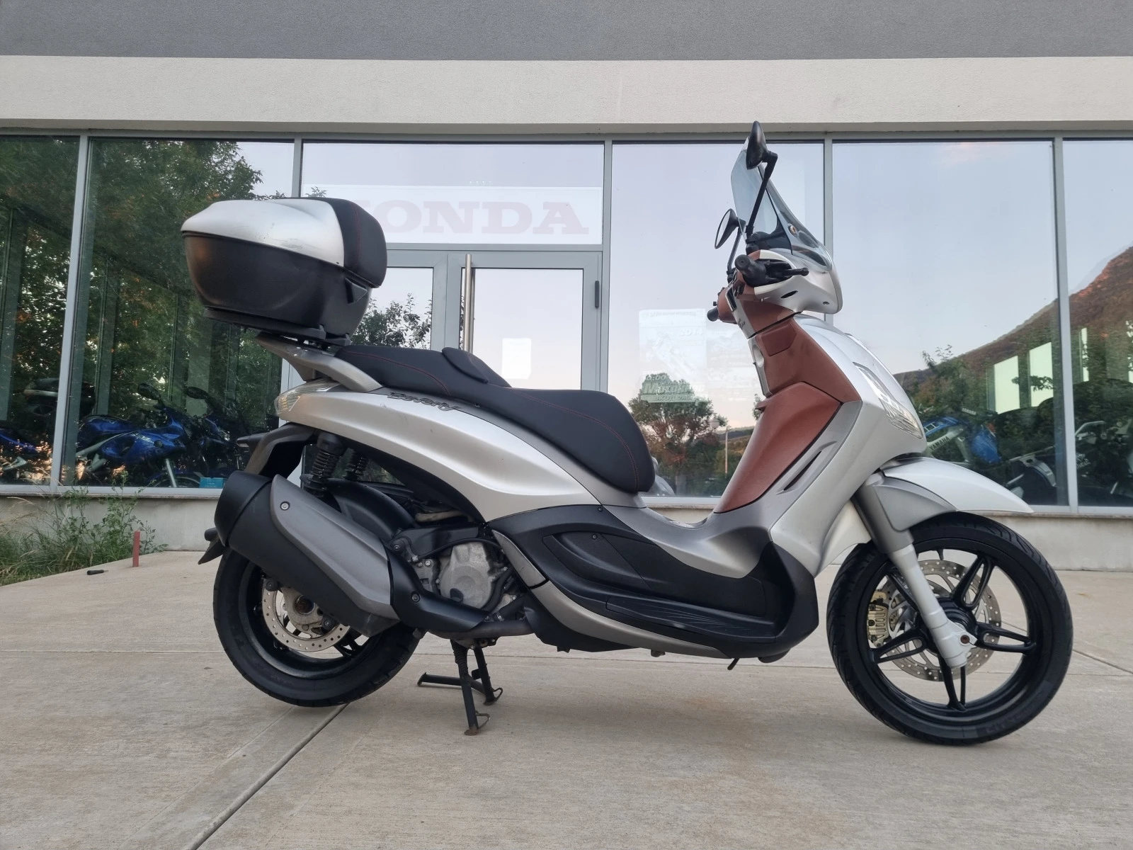 Piaggio Beverly 2015 350 2broq - изображение 10