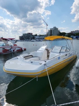 Моторна яхта Rinker 240 DB, снимка 3 - Воден транспорт - 48118828