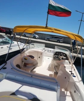 Моторна яхта Rinker 240 DB, снимка 10 - Воден транспорт - 48118828