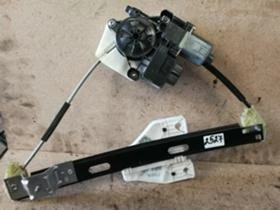 Стъклоповдигач заден десен Seat Leon 5f1 2013-2018 , снимка 1