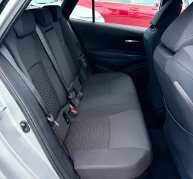 Toyota Corolla 1.8HSD в гаранция - 2бр., снимка 12