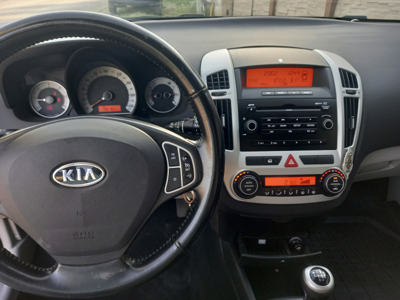 Kia Ceed 1.6 crdi, снимка 6 - Автомобили и джипове - 46433945