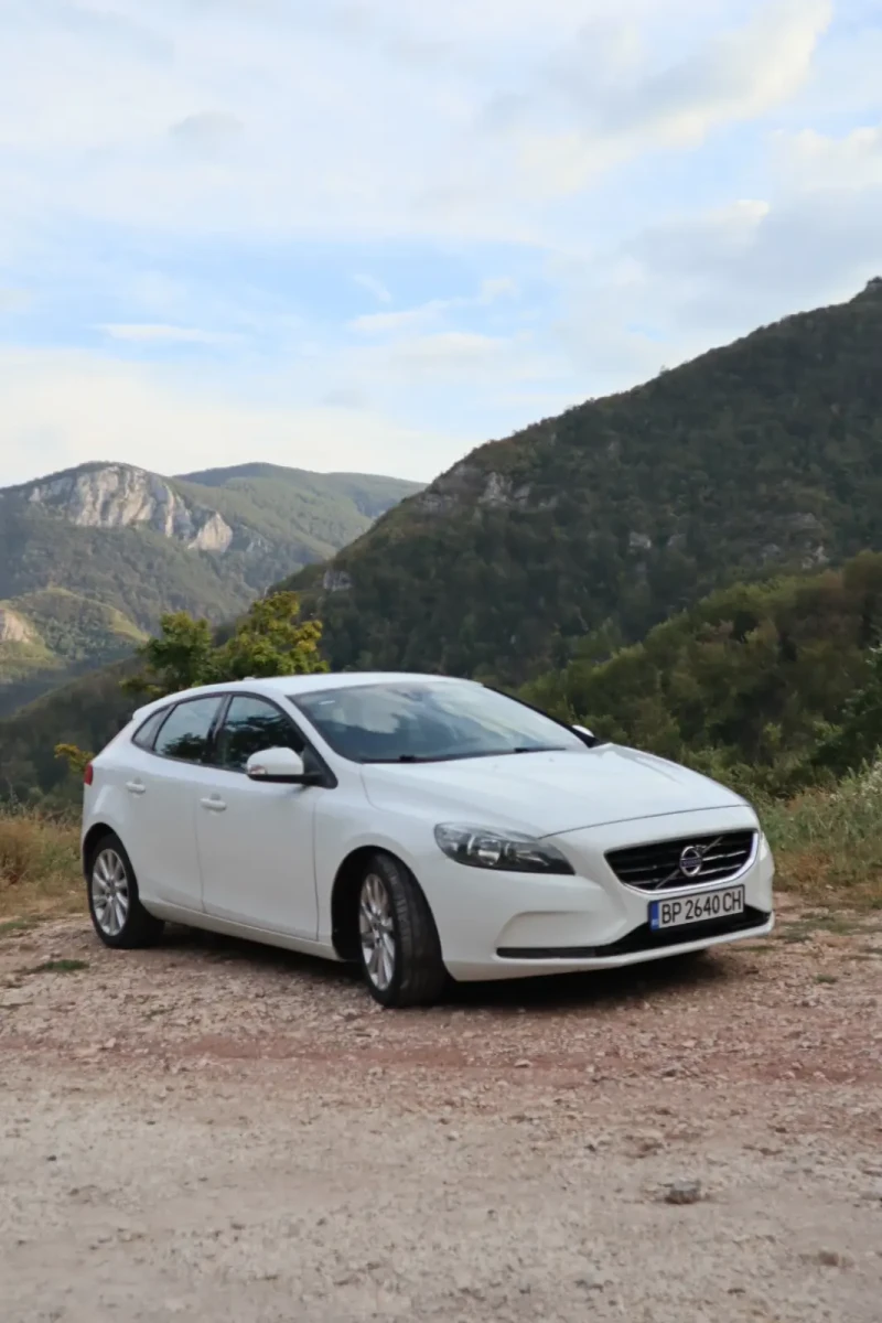 Volvo V40 D2 1.6D, снимка 1 - Автомобили и джипове - 47591123