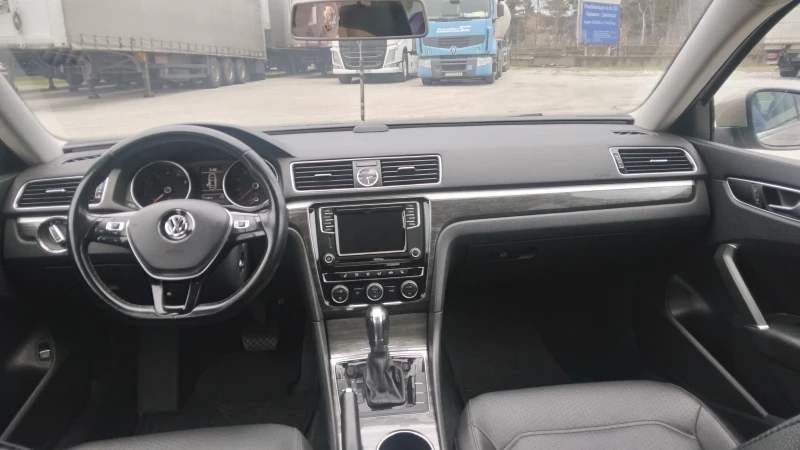 VW Passat, снимка 16 - Автомобили и джипове - 48482516