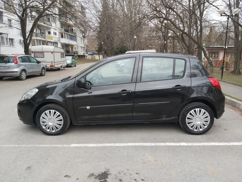 Renault Clio, снимка 2 - Автомобили и джипове - 48911259