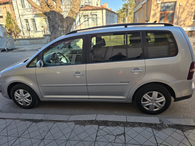 VW Touran, снимка 2 - Автомобили и джипове - 49009380