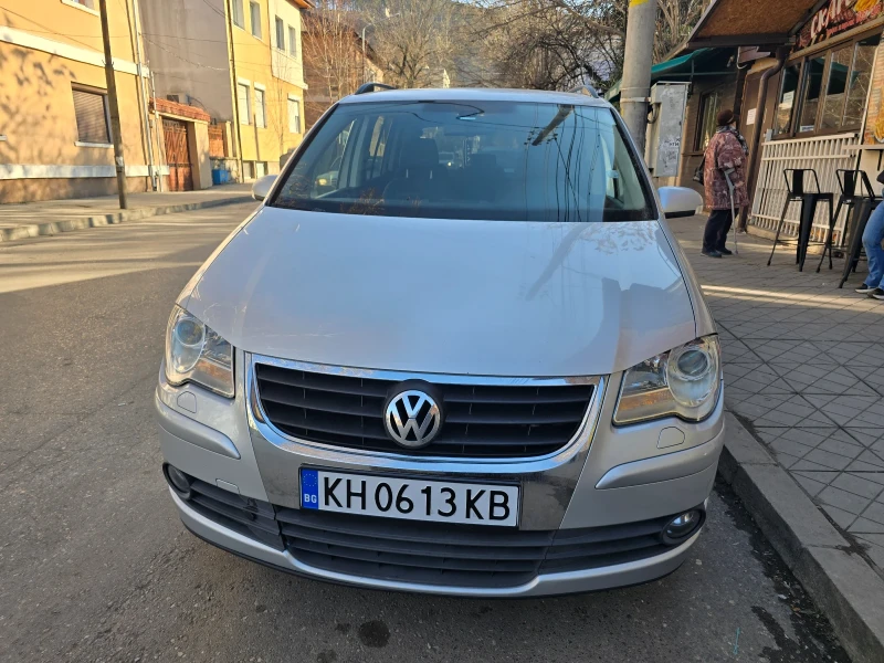 VW Touran, снимка 1 - Автомобили и джипове - 49009380