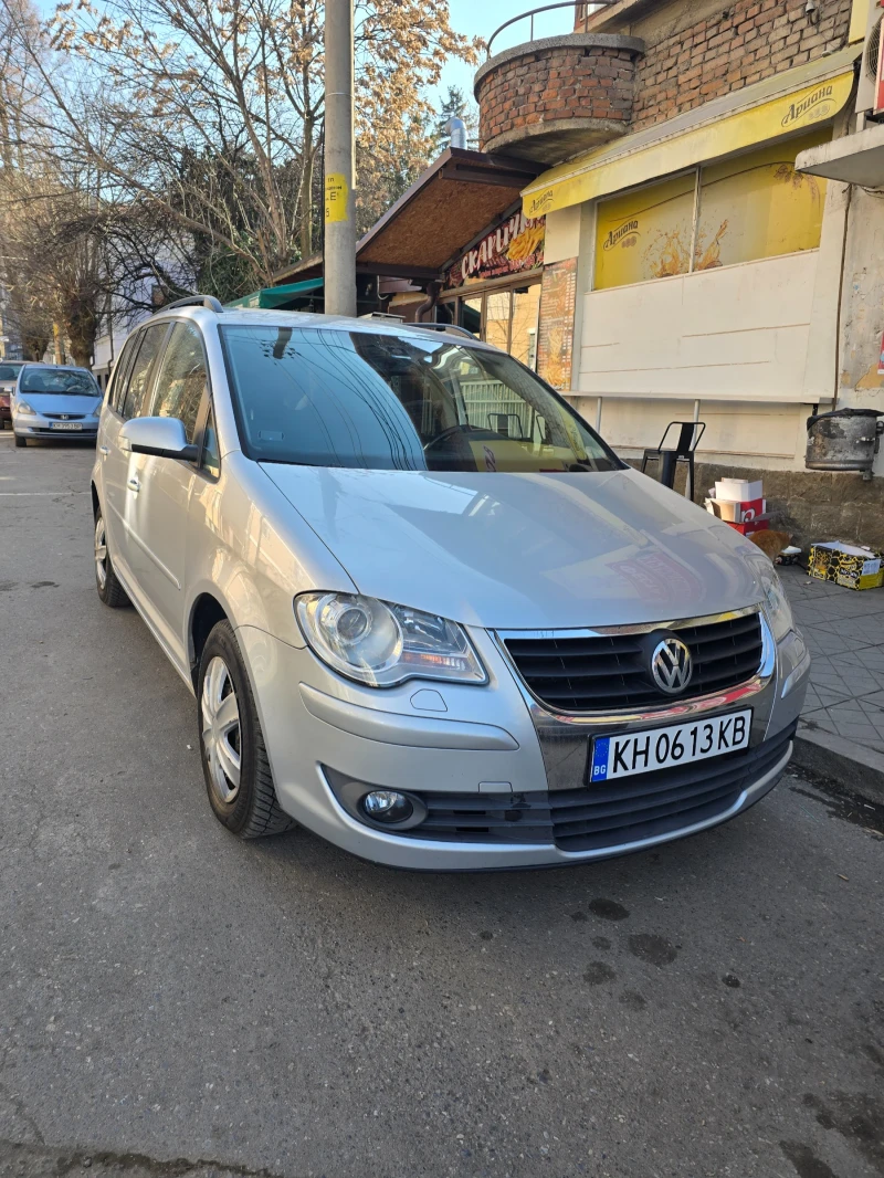 VW Touran, снимка 4 - Автомобили и джипове - 49009380