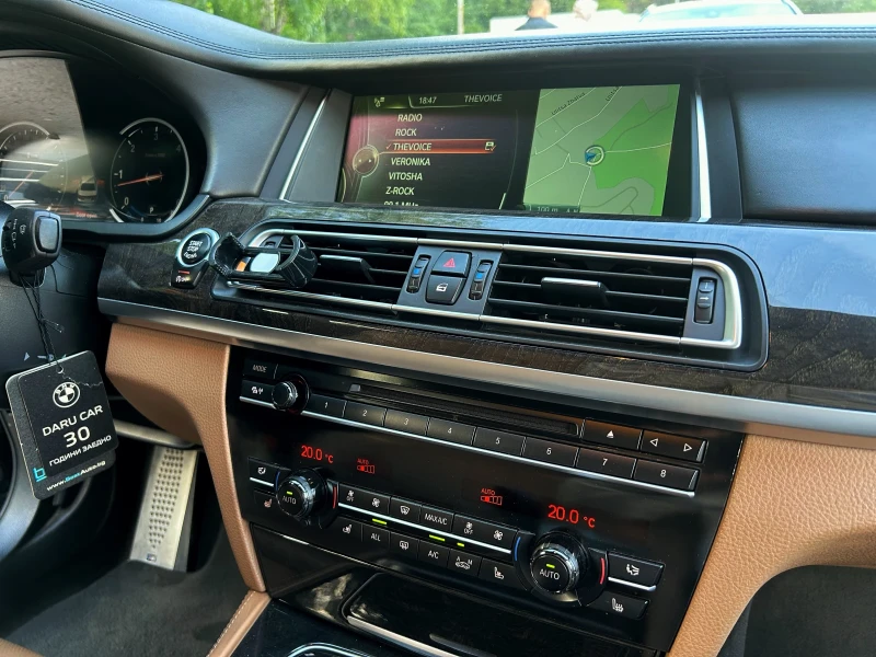 BMW 740 d FACE* xDrive* M-Pack, снимка 13 - Автомобили и джипове - 52428772