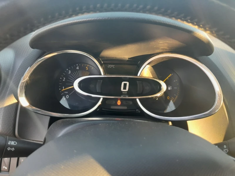 Renault Clio, снимка 13 - Автомобили и джипове - 52282438