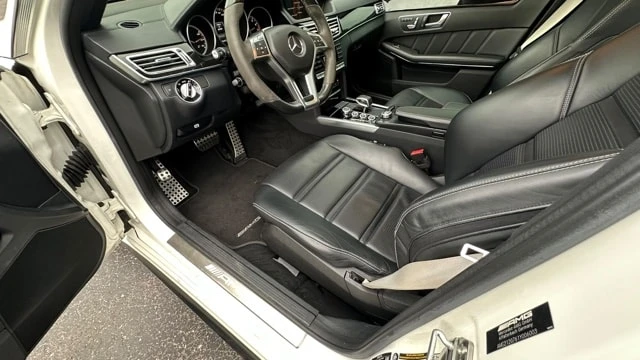 Mercedes-Benz E 63 AMG * S Model * CARFAX * ЦЕНА ДО БГ, снимка 14 - Автомобили и джипове - 55972125