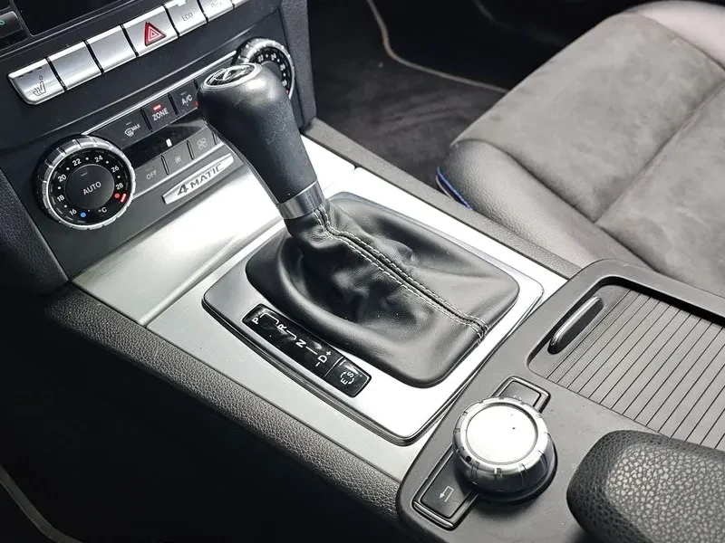 Mercedes-Benz C 220 4MATIC - ���� 30% ����� | Mobile.bg � ����������� 17