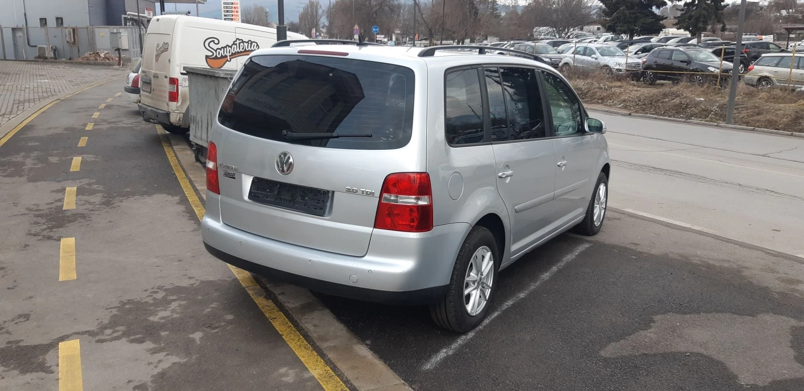 VW Touran 2.0 DSG-TDI 140 - изображение 5