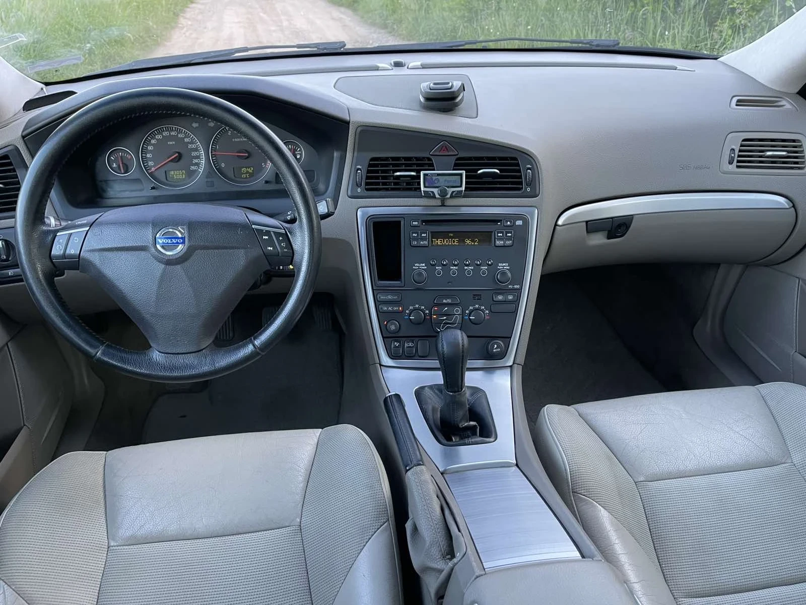Volvo S60 2.4 D5 - изображение 4