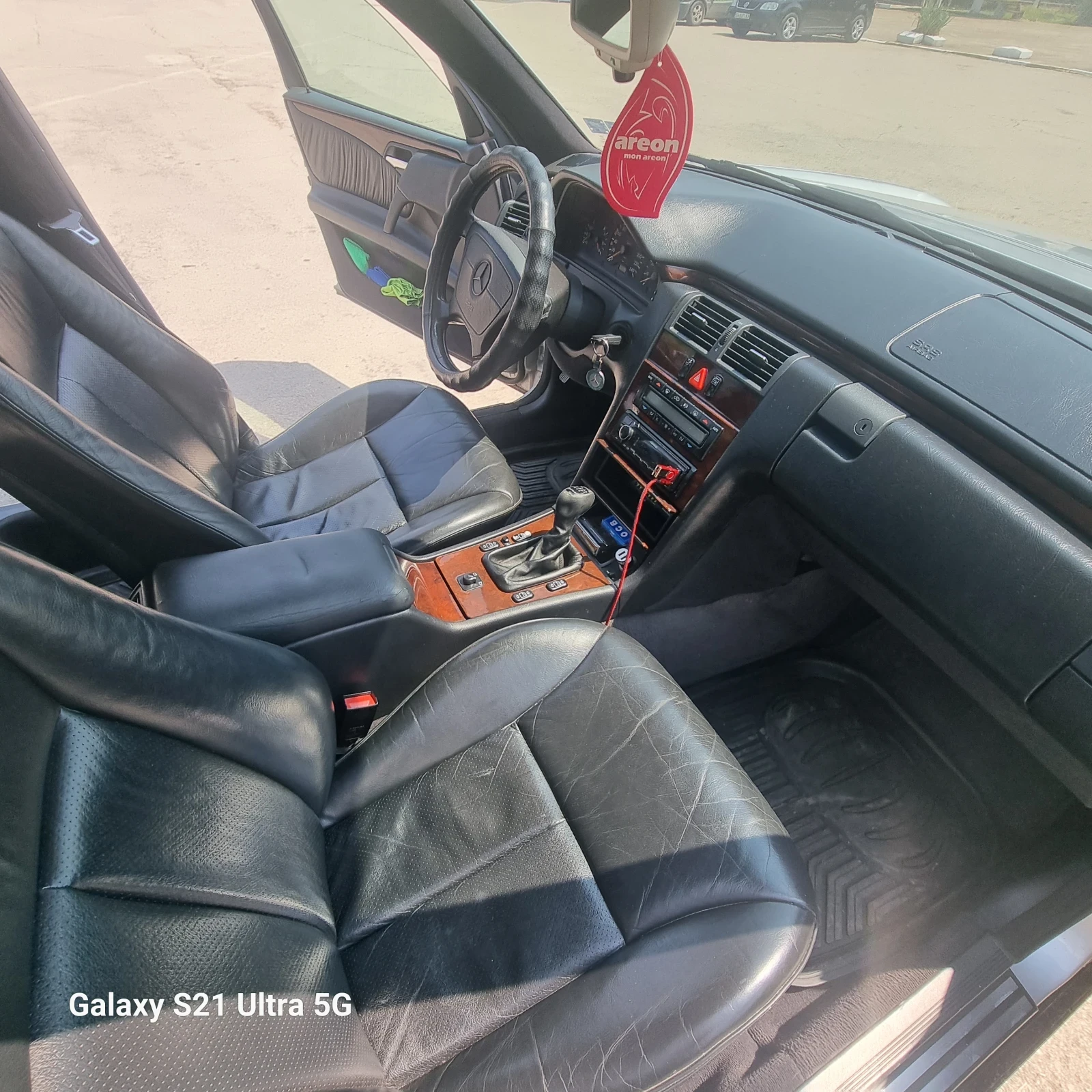 Mercedes-Benz E 200  - изображение 8