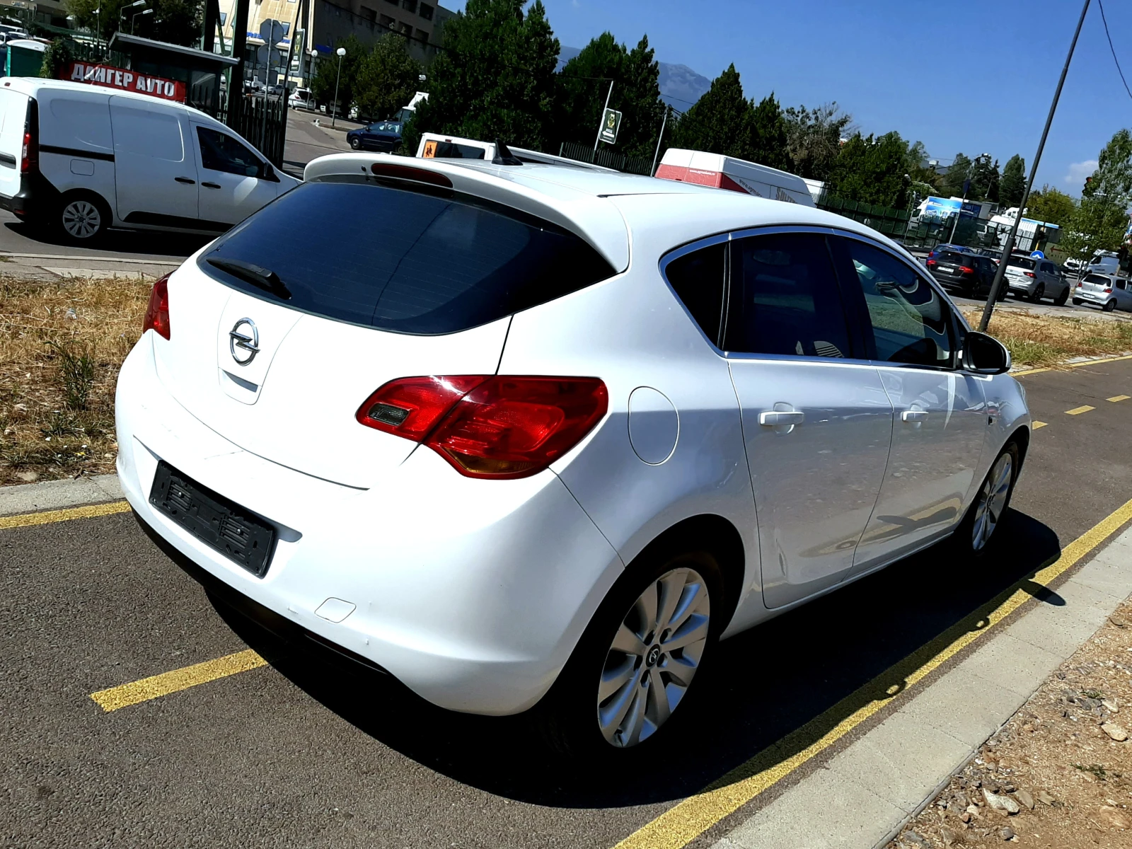 Opel Astra 1.7-COSMO-КОЖА-НАВИГАЦИЯ ! ! !  - изображение 6