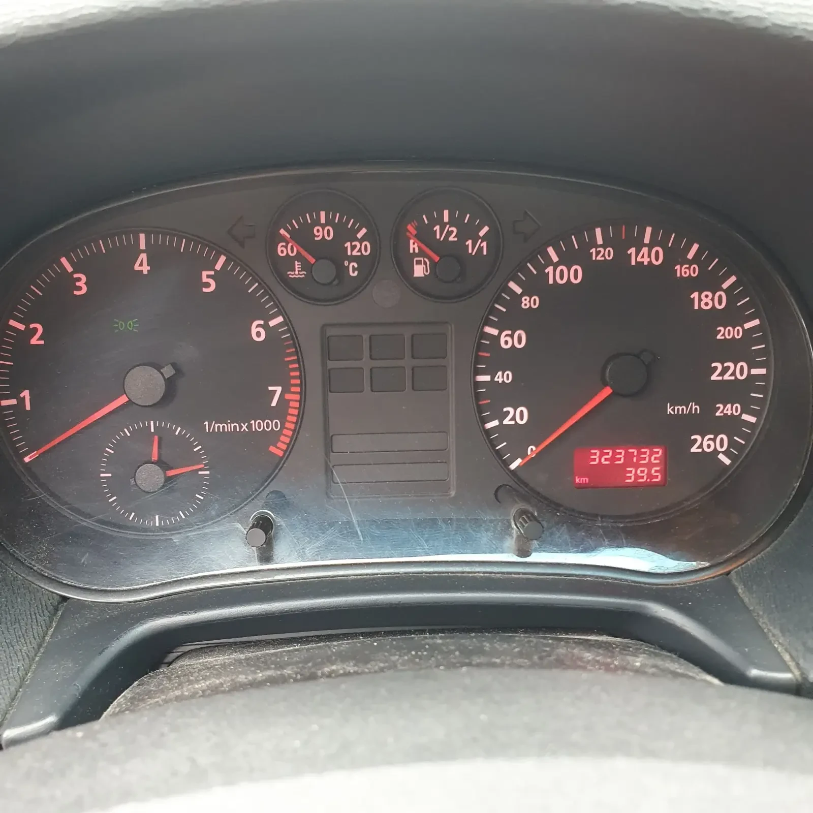 Audi A3 1.6 - изображение 10