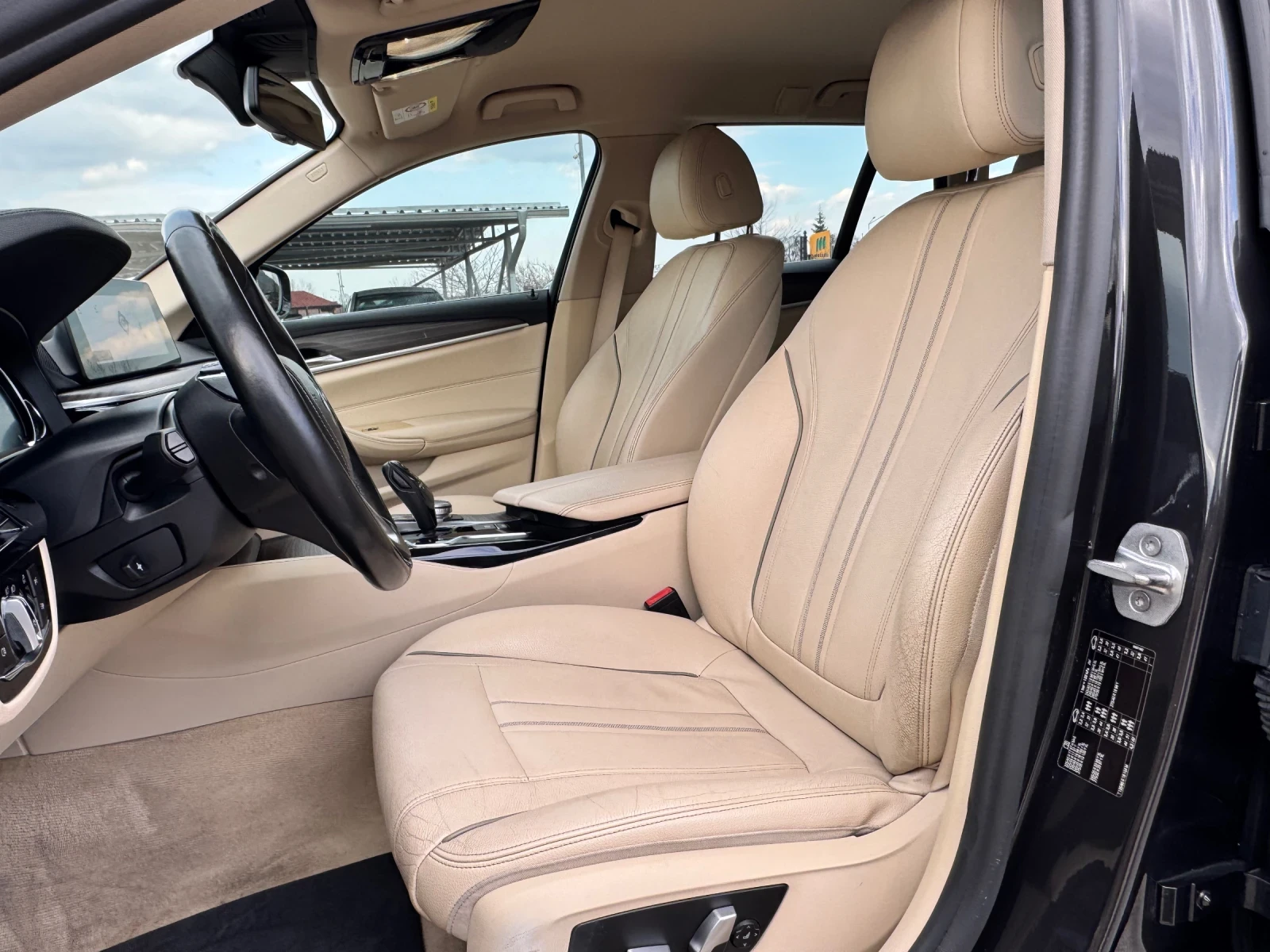 BMW 520 2.0D LUXURY LINE, снимка 8 - Автомобили и джипове - 52997556