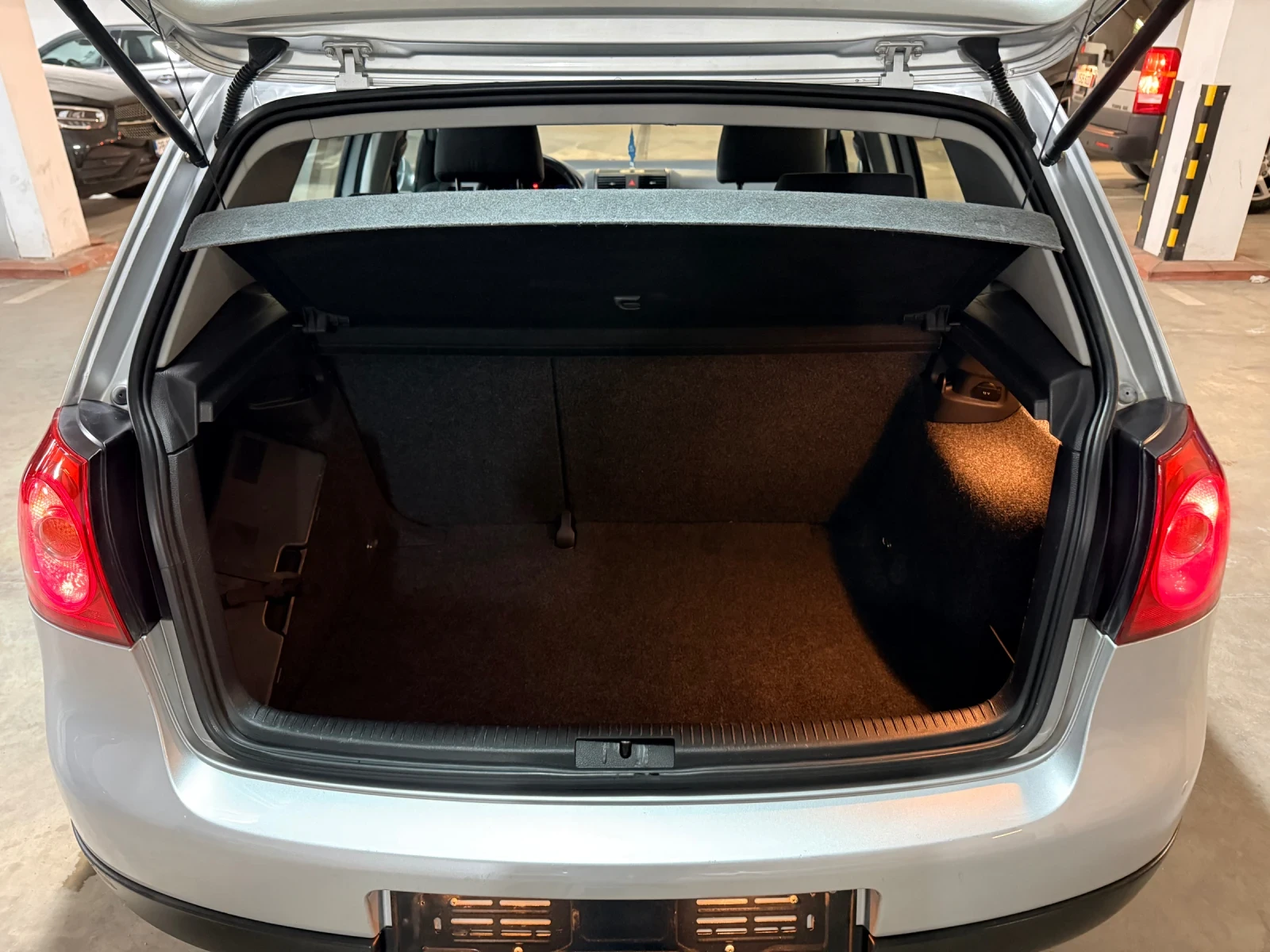 VW Golf 2.0TDI* BKD* 140кс* ИТАЛИЯ* БЕЗ РЪЖДА* 2 КЛЮЧА* , снимка 16 - Автомобили и джипове - 53852566