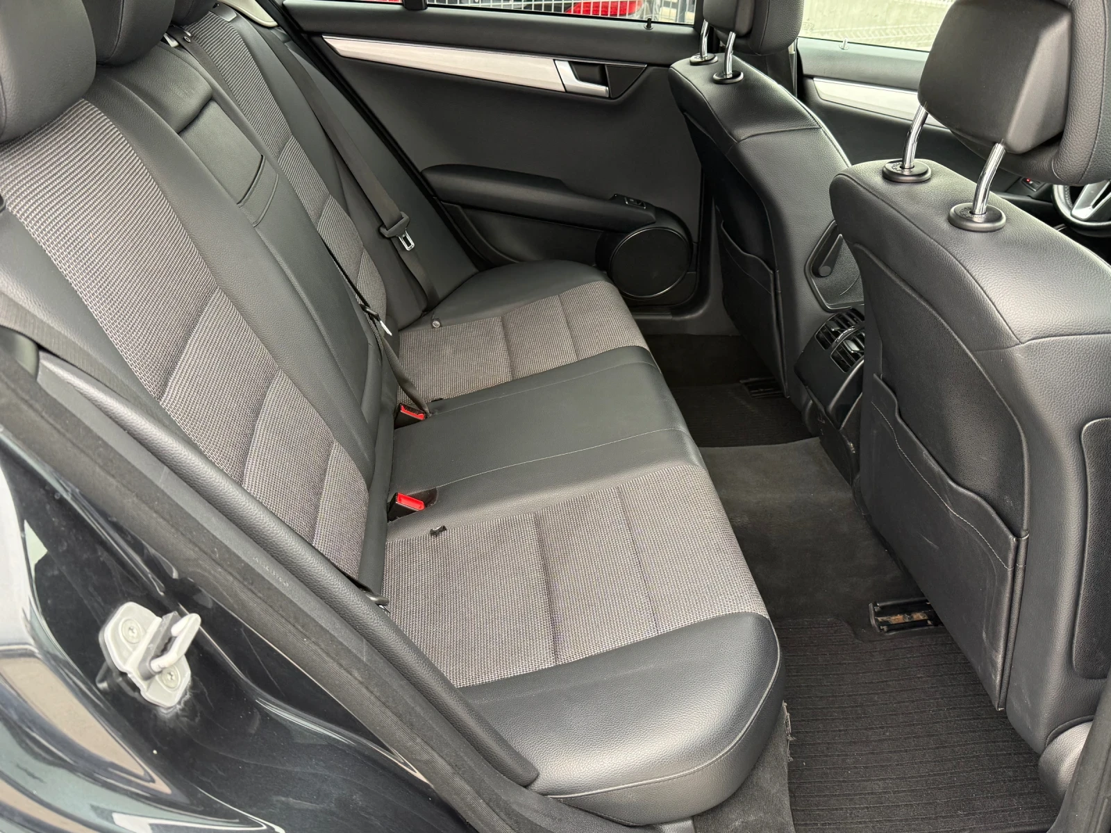 Mercedes-Benz C 220 D* 2012г* Топ Състояние* 237.000КМ* Сервизна Истор, снимка 11 - Автомобили и джипове - 54151928