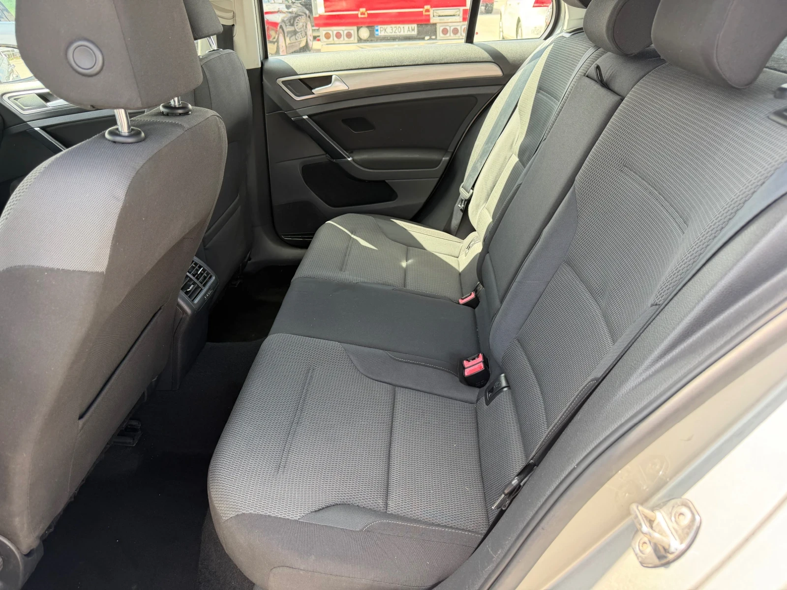 VW Golf 1.6TDI* DSG* ТОП СЪСТОЯНИЕ* ЛИЗИНГ* , снимка 7 - Автомобили и джипове - 54153824