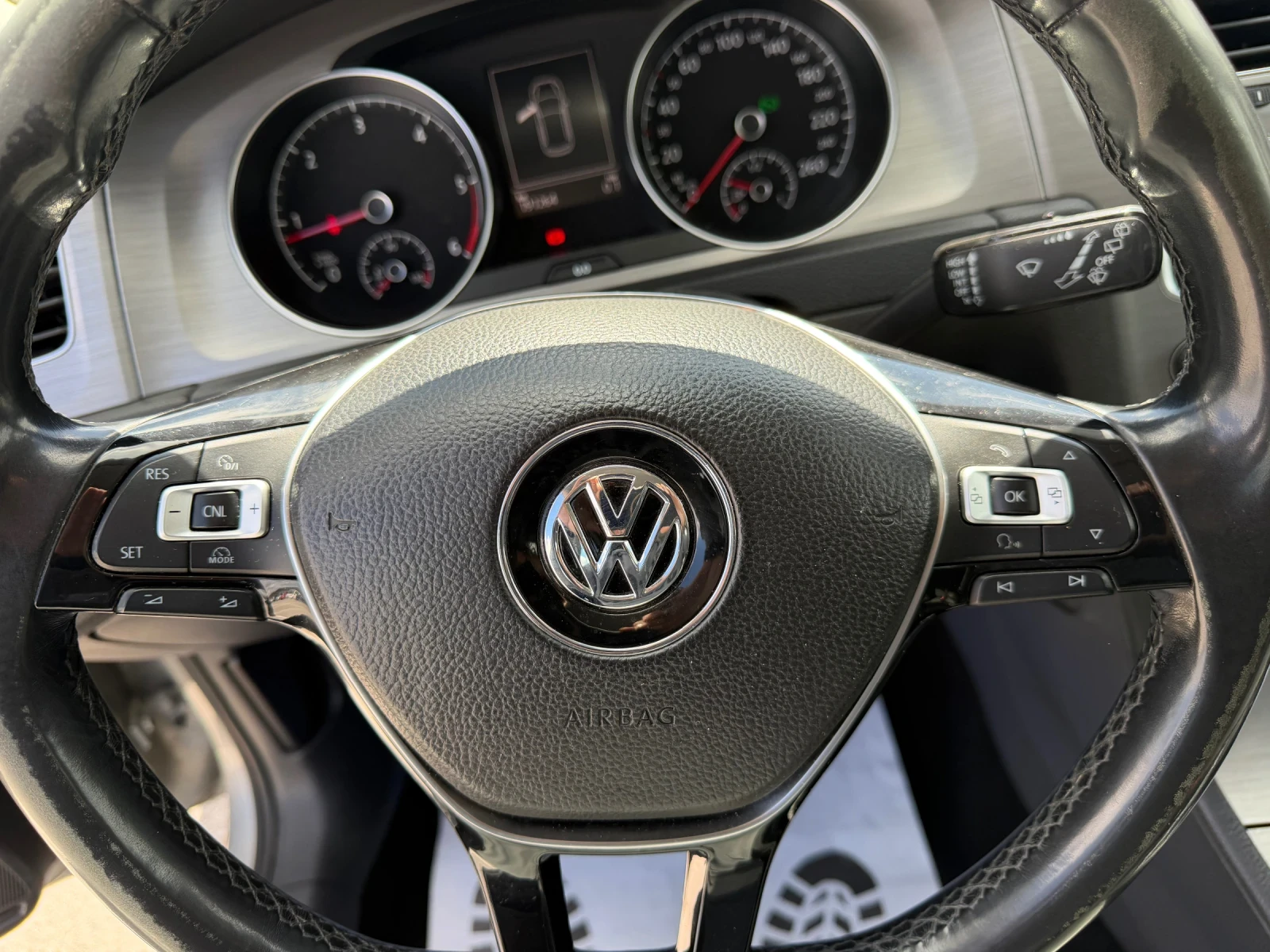 VW Golf 1.6TDI* DSG* ТОП СЪСТОЯНИЕ* ЛИЗИНГ* , снимка 12 - Автомобили и джипове - 54153824