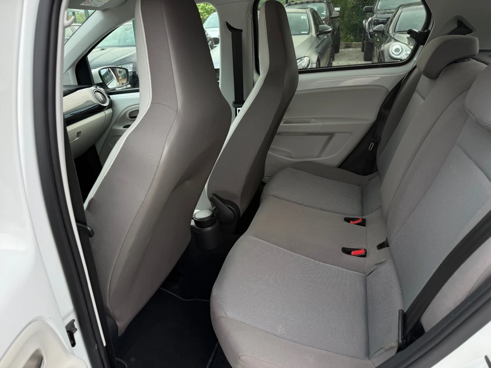 VW Up, снимка 11 - Автомобили и джипове - 54809501
