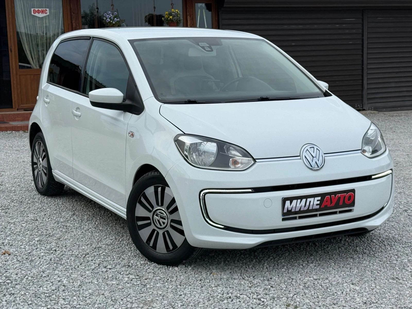 VW Up, снимка 2 - Автомобили и джипове - 54809501