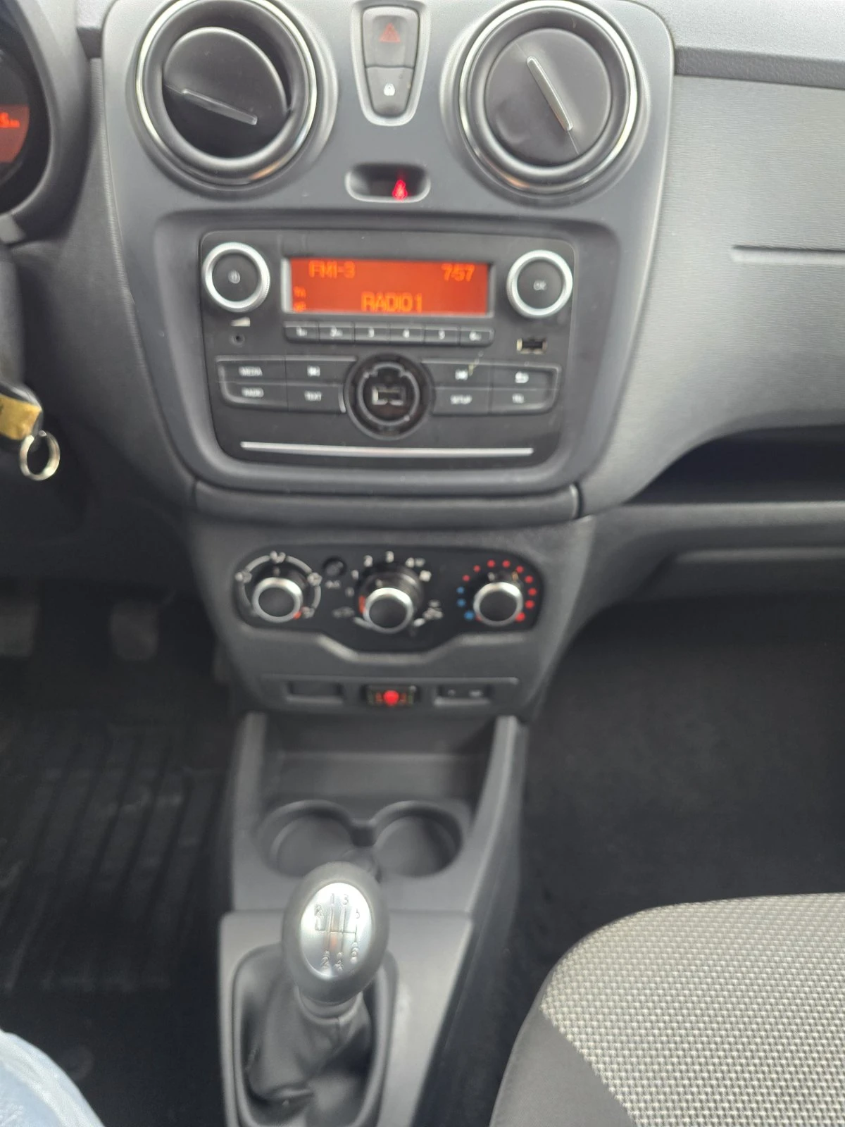 Dacia Dokker dCi 95 �.�. ����� Stop & Start | Mobile.bg � ����������� 9