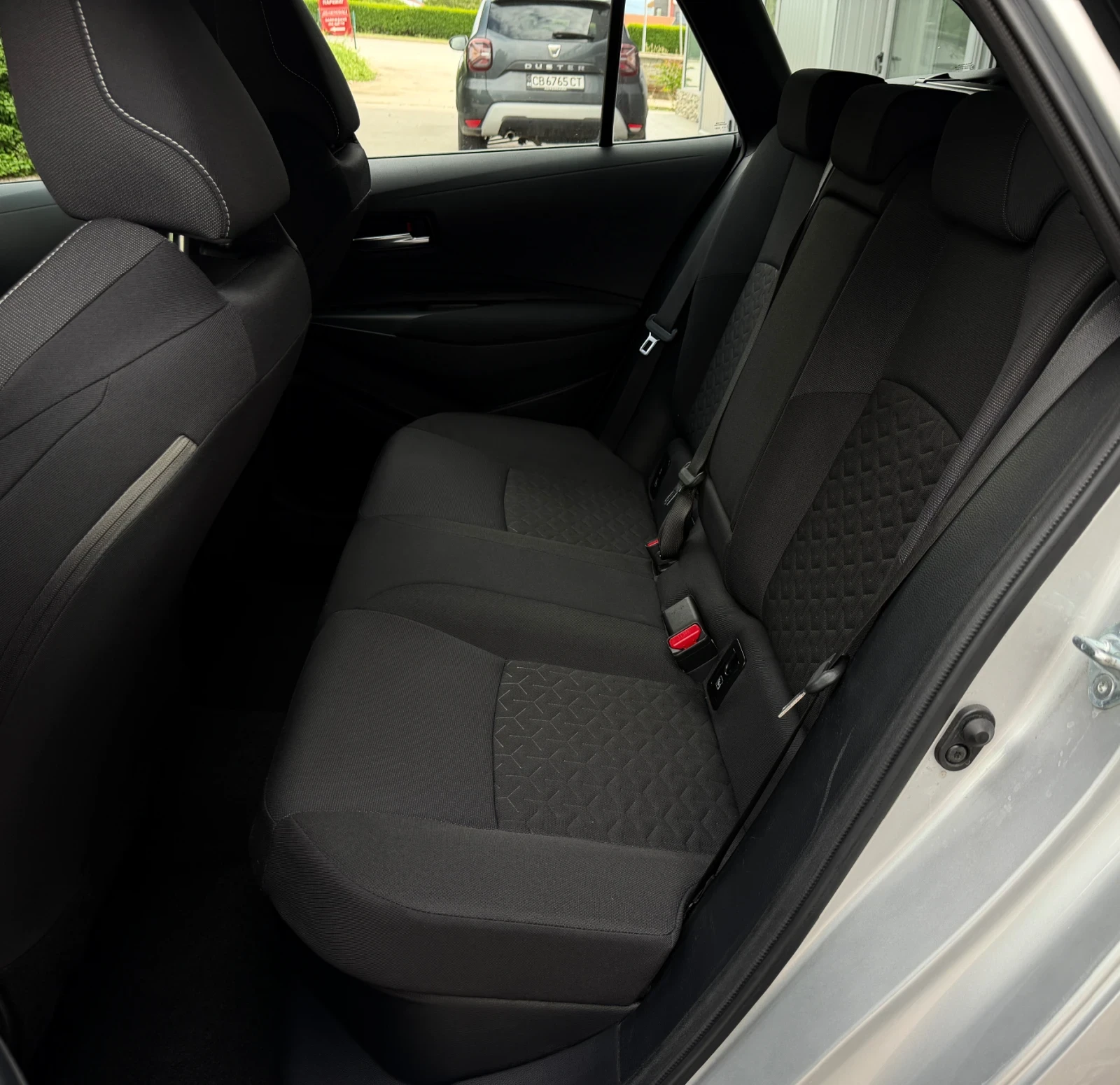 Toyota Corolla 1.8HSD в гаранция - 2бр., снимка 9 - Автомобили и джипове - 55294099