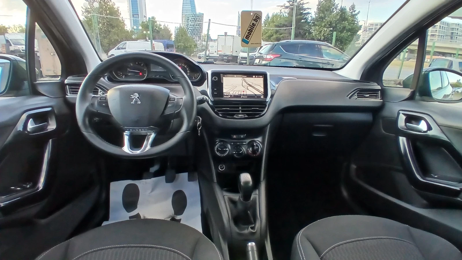 Peugeot 208 1.6 HDi euro6B, снимка 7 - Автомобили и джипове - 55798243
