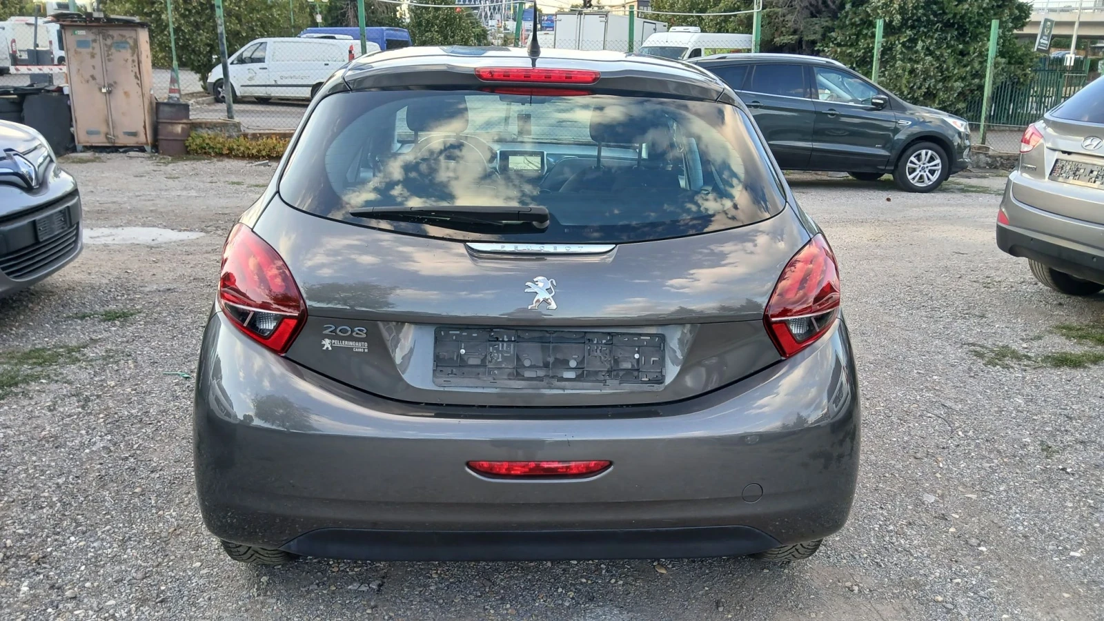 Peugeot 208 1.6 HDi euro6B, снимка 6 - Автомобили и джипове - 55798243