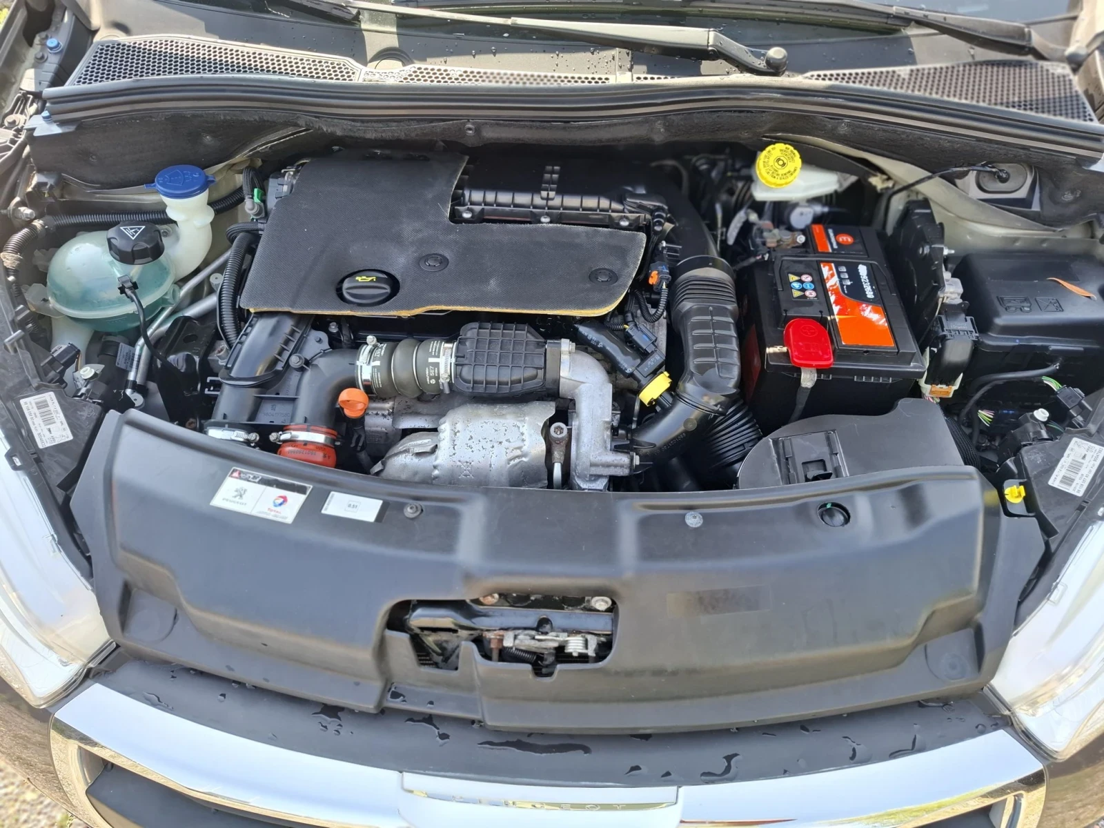 Peugeot 208 1.6 HDi euro6B, снимка 11 - Автомобили и джипове - 55798243