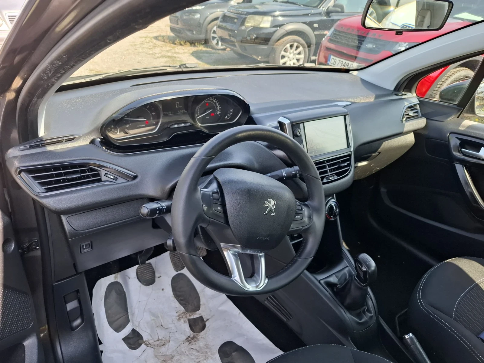 Peugeot 208 1.6 HDi euro6B, снимка 5 - Автомобили и джипове - 55798243