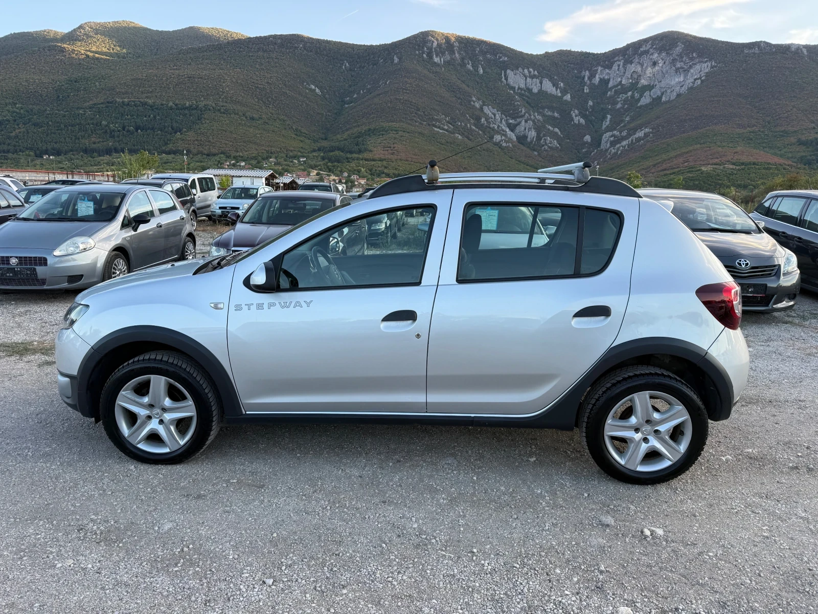 Dacia Sandero 1.5 DCI 90 к.с. STEPWAY, снимка 8 - Автомобили и джипове - 55954412