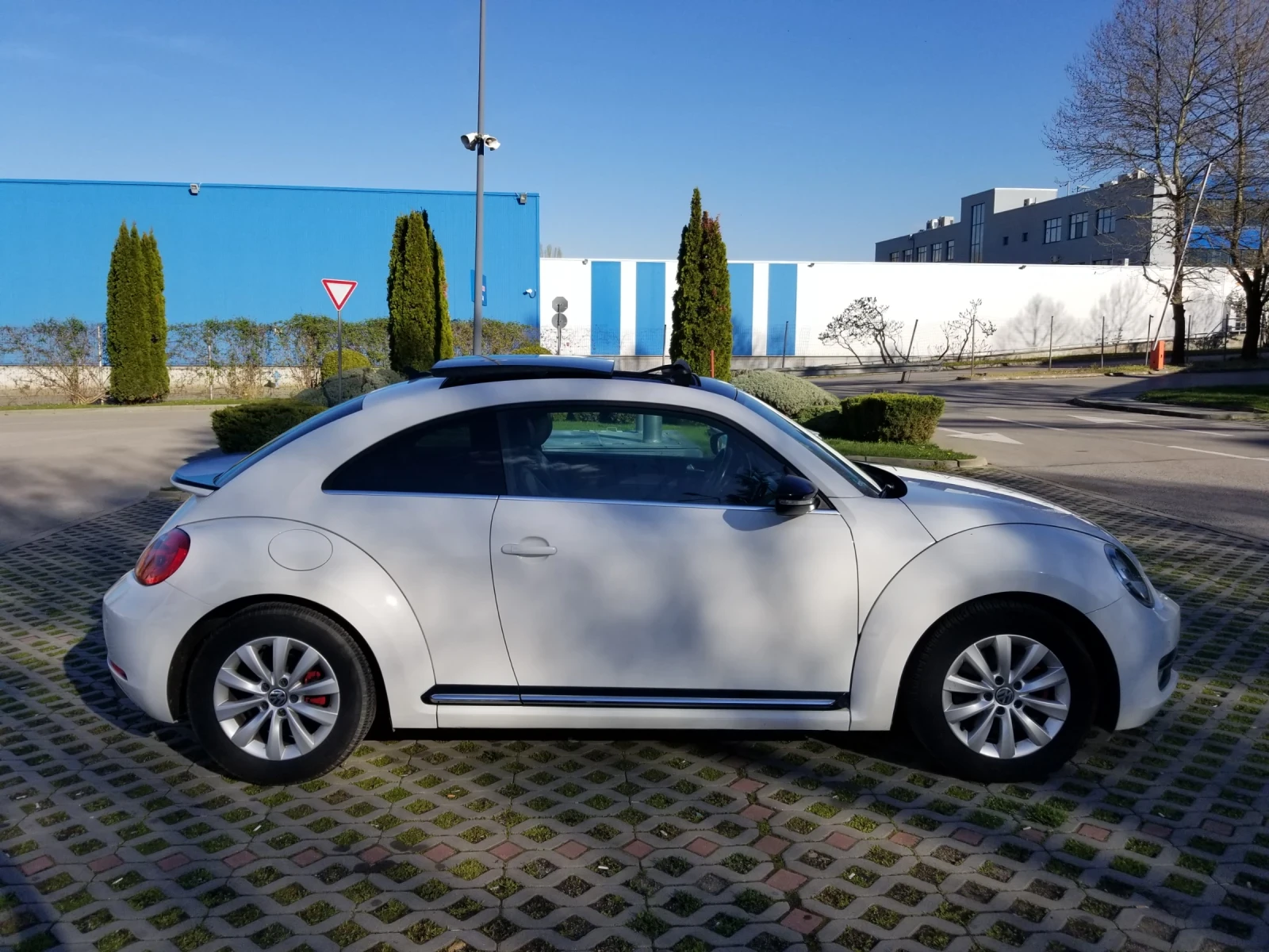 VW Beetle 2.0 KÄFER Edition Automat, снимка 7 - Автомобили и джипове - 56089337