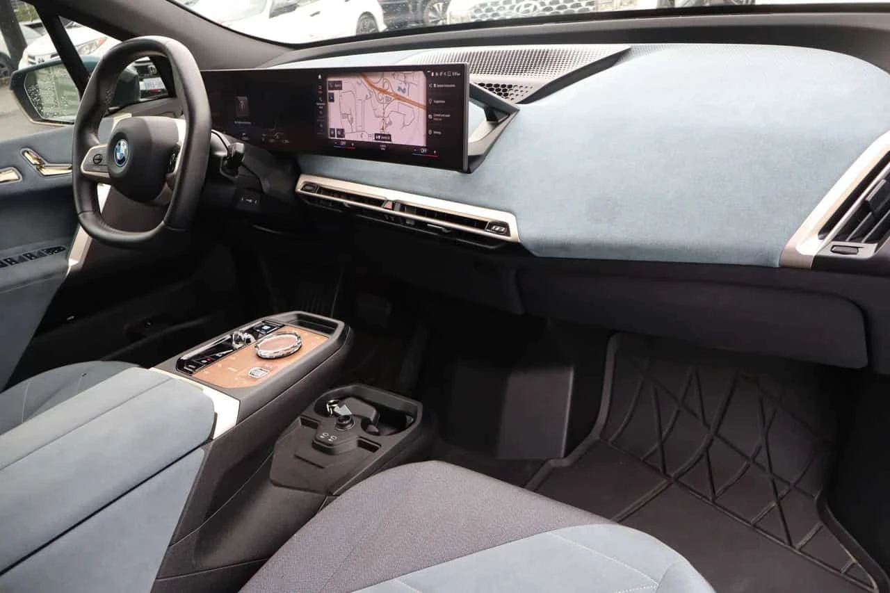 BMW iX xDrive50 | Premium | Blue Interior | Accident Free | Mobile.bg � ����������� 11