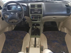 Nissan Terrano 2.4, снимка 11