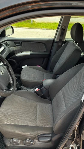 Kia Sportage 2.0 140кс - 4400 € / 8605.65 лв. - 82993757 10