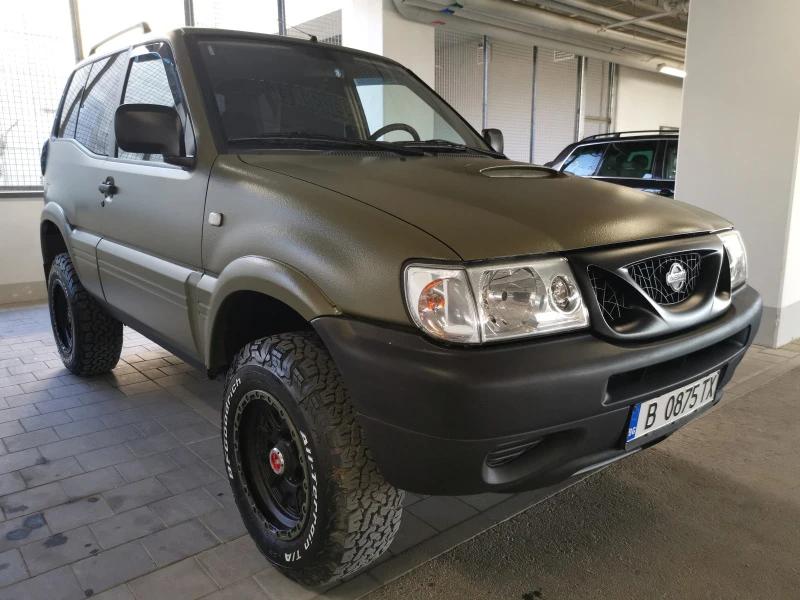 Nissan Terrano 2.4, снимка 3 - Автомобили и джипове - 47485935